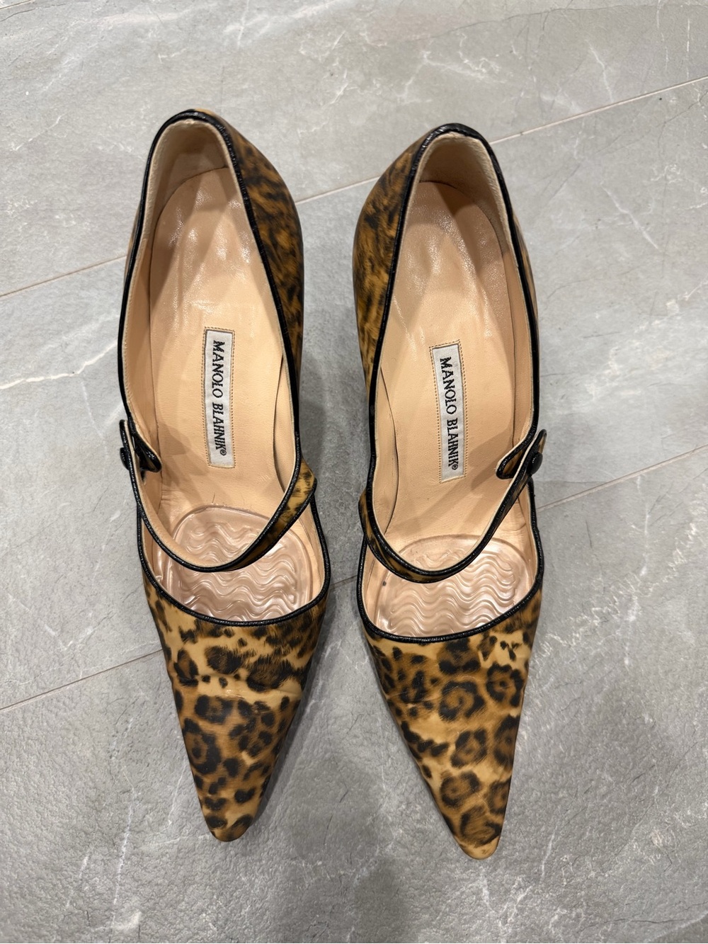 Manolo Blahnik Leopard Print Pointed Mary Jane Pumps - Black & Brown